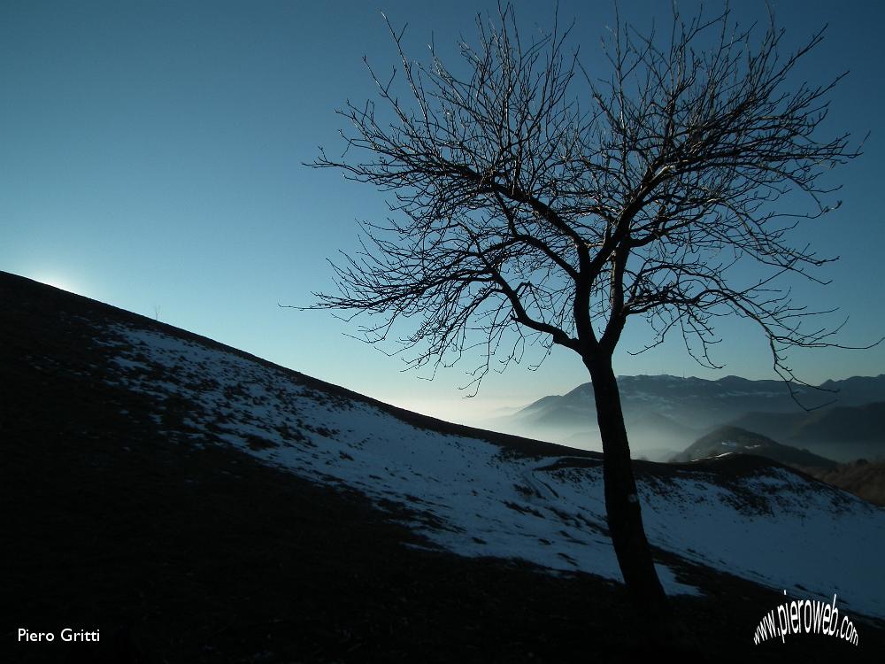 70 Ombra sul fianco a nord.JPG